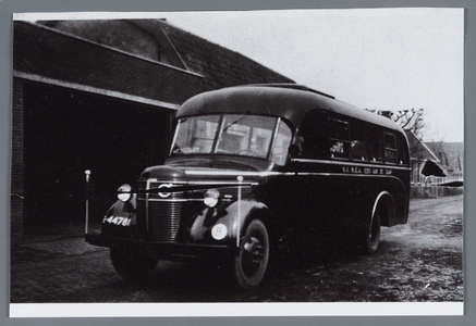 WAT002001866 Autobussen van garage Fonteijn N.V. De Zeemeeuw , nummer 5Eigenaar: Jacobus ( Cobus) Fontijn, geboren in ...