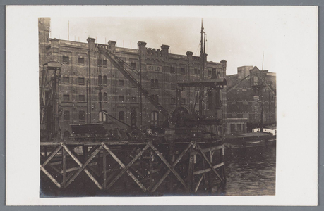 WAT002002138 Vernieuwing van de Zaanbrug, met op de achtergrond De Zaanbrug, met daarachter v.l.n.r.; ‘Silo’ ( ook wel ...