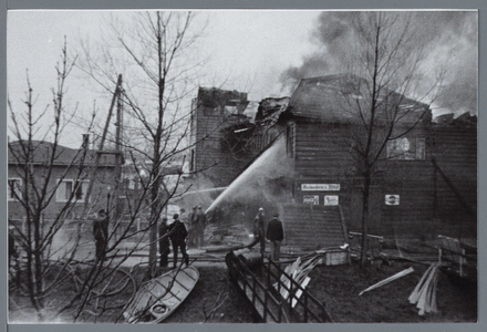 WAT002002813 Jachtwerf Dubbeld met 90 zeilboten in winterberging en N.V. Dubdam Botenbouw (C. Dubbeld en W.H.R. van ...