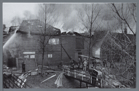 WAT002002814 Jachtwerf Dubbeld met 90 zeilboten in winterberging en N.V. Dubdam Botenbouw (C. Dubbeld en W.H.R. van ...