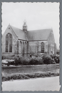 WAT002002958 Lang voor de bouw van deze kerk moet op dezelfde plaats reeds een kerk gestaan hebben. De beslissing tot ...