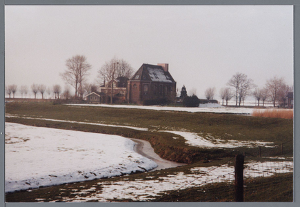 WAT002003049 Kerk van Etersheim.De eerste kerk van Etersheim is samen met het oude dorp verzwolgen in de toenmalige ...