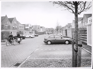 NNC-2000-02-0012 Bewoners van de Baandervesting in Edam hebben bij de gemeente aan de bel getrokken over de in hun ogen ...