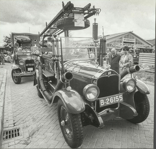 NNC-85-214-01 Ter gelegenheid van het 60-jarig jubileum van de Vereniging Vrijwillige Brandweer Volendam werd een ...