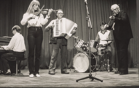 NNC-BM-0045 Beemster Muziekgroep in Herenhuis