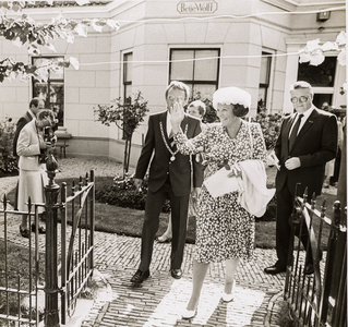 NNC-BM-0312 Bezoek Koningin Beatrix aan Museum Betje Wolff