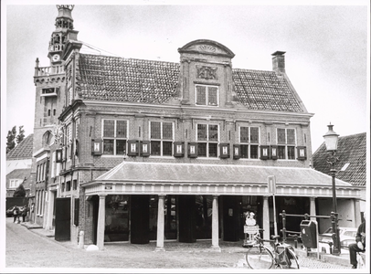 NNC-Mo-0016 Foto De Waag naar aanleiding van 50-jarig bestaan Vereniging Oud Monnickendam