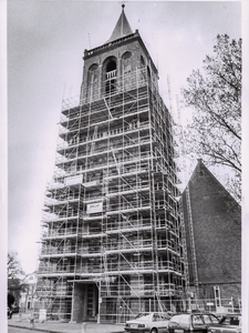 NNC-Mo-0092 Toren Grote Kerk in de steigers voor renovatie