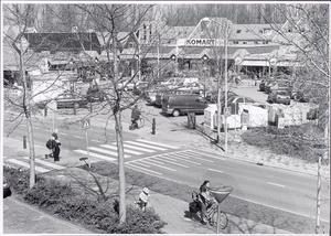 NNC-Mo-0118 winkelcentrum 't Spil heeft een sociale buurtfunctie