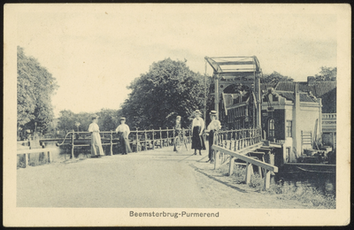 VHP001000002_028 De Beemsterbrug lag over de Beemsterringvaart en was vanaf de Wagenbeurs de toegang naar de Beemster. ...