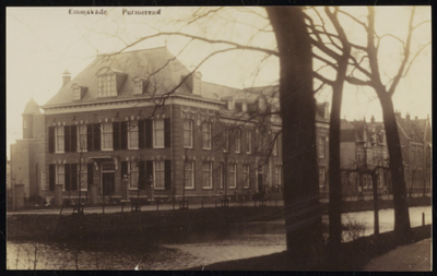 VHP002000015_0015 Gemeentemonument. Aan de Emmakade is in 1912 het pension St. Liduina gebouwd, als een ...