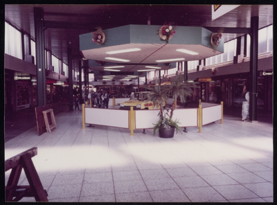 VHP002000044_0007 Het Makado-winkelcentrum in de wijk Wheermolen opende zijn deuren in 1971. Daarmee kwam een einde aan ...
