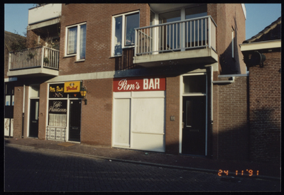 VHP002000091_0022 Pim's Bar, naast Café Plantsoen 1991