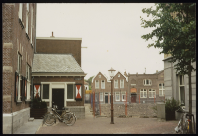 VHP002000144_0004 De naamgeving Kerksteeg heeft niets van doen met de Kerkstraat, wat wel voor de hand zou liggen. De ...