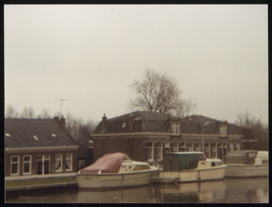 VHP002000172_0066 Al in de vijftiende eeuw was de Overweerse Polderdijk de voetweg naar Oosthuizen en verder naar ...