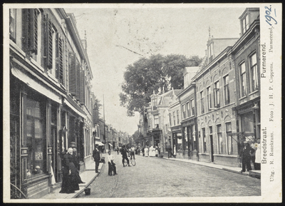 VHP001000009_010 De Breedstraat, vroeger ook wel Breestraet genoemd, loopt vanaf de Kaasmarkt naar de Dubbele Buurt en ...