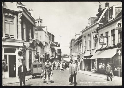 VHP001000009_021 De Breedstraat, vroeger ook wel Breestraet genoemd, loopt vanaf de Kaasmarkt naar de Dubbele Buurt en ...