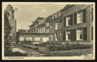 VHP001000015_055 Gemeentemonument. Aan de Emmakade is in 1912 het pension St. Liduina gebouwd, als een ...