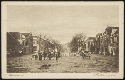 VHP001000016_002 In 1909 werd naast het Slotplein een gedeelte van de Slotterburgwal gedempt, waardoor een groter plein ...