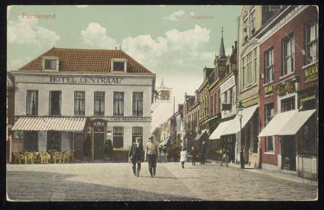 VHP001000022_008 De Hoogstraat gaat van de Nieuwstraat naar de Kaasmarkt en maakte vroeger deel uit van de noord – zuid ...