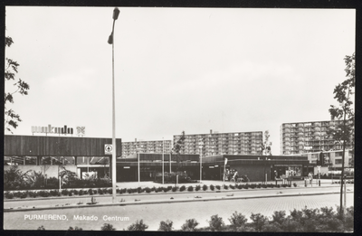 VHP001000044_001 Het Makado-winkelcentrum in de wijk Wheermolen opende zijn deuren in 1971. Daarmee kwam een einde aan ...