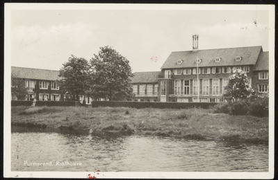 VHP001000087_005 Het enige gebouw wat aan deze singel staat is de “Rusthoeve”. In 1934 werd onder architectuur van ...