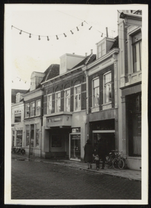 VHP002000009_0001 De Breedstraat, vroeger ook wel Breestraet genoemd, loopt vanaf de Kaasmarkt naar de Dubbele Buurt en ...