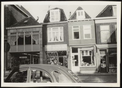 VHP002000009_0005 De Breedstraat, vroeger ook wel Breestraet genoemd, loopt vanaf de Kaasmarkt naar de Dubbele Buurt en ...