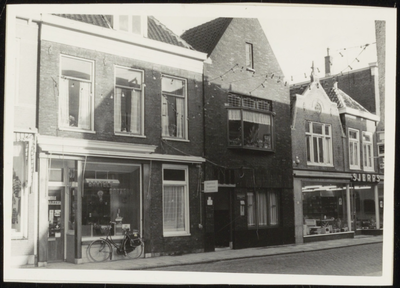 VHP002000009_0006 De Breedstraat, vroeger ook wel Breestraet genoemd, loopt vanaf de Kaasmarkt naar de Dubbele Buurt en ...