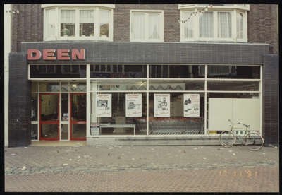 VHP002000009_0063 Supermarkt Deen, voorheen slagerij Koning, opgevolgd door Kroonenburg