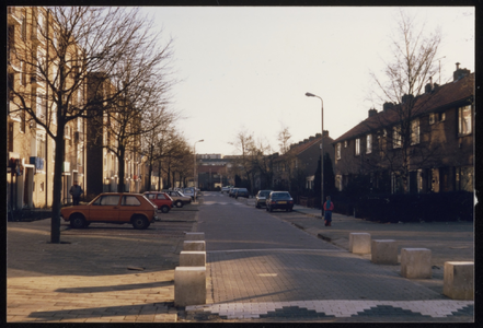 VHP002000043_0001 De Maasstraat ligt in de Rivierenbuurt. Deze buurt maakt deel uit van de wijk Overwhere-Zuid en wordt ...