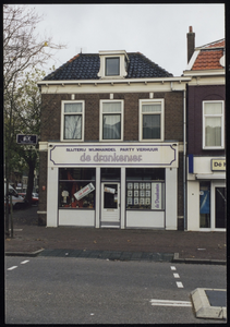 VHP002000055_0192 Drankenhandel De Drankenier . Ooit was hier het uit 1891 stammende café “’t Koetshuis“, van 1916 tot ...
