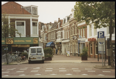 VHP002000060_0025 De Peperstraat hoort samen met de Hoogstraat en de Gouw tot de oudste straten van de stad. Al in de ...