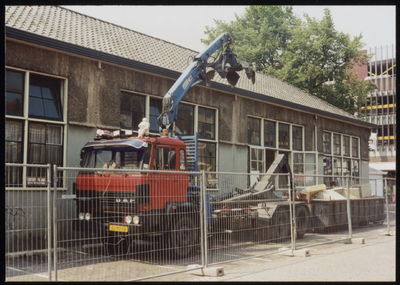 VHP002000091_0011 De Plantsoenstraat dateert uit 1870, toen de gracht, die hier lag werd gedempt en de stadswal werd ...