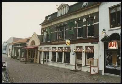 VHP002000094_0018 Gemeentelijk monument. Datering:1895. Dit oorspronkelijke winkel-woonhuis met loodgieterswerkplaats ...