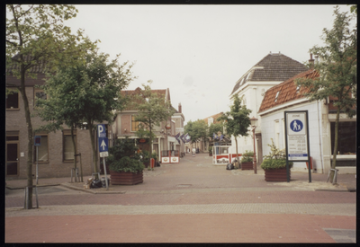 VHP002000147_0012 De Kolkstraat is nu een verbindingsstraat tussen de Breedstraat / Dubbele Buurt en de Achterdijk. ...