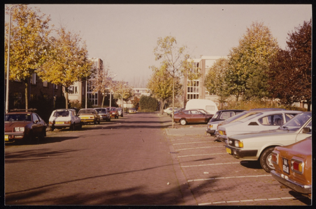 VHP002000160_0003 De Merwedestraat ligt in de Rivierenbuurt. Deze buurt maakt deel uit van de wijk Overwhere-Zuid en ...