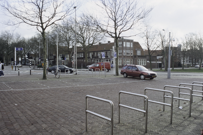 VHP003000049_0022 De naam Looiersplein doet denken aan een plaats waar leer gelooid werd. Leerlooien was een vieze en ...