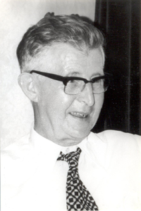 WAT006000122 Jan Plat, geboren 13-10-1918, overleden 12-04-1993. Orde Lazerist. Dr. Filisofie. Professor aan de ...