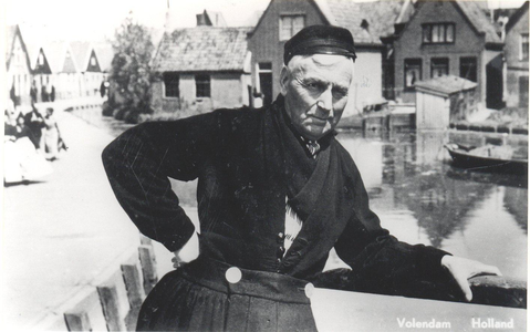 WAT006003434 Evert Veerman (Evert van dikke Piet), visventer, geboren op 30-04-1880 te Volendam, overleden op ...