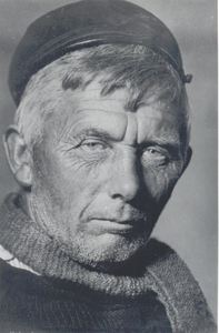 WAT006003559 Jan Zwarthoed (Jennootje), visser, geboren op 6-7-1890 te Volendam, overleden op 14-10-1969 te Volendam op ...