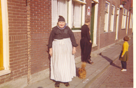 WAT006004155 Klaasje Kwakman, geboren op 11-05-1896 te Volendam, overleden op 01-12-1964 te Volendam op 68-jarige ...