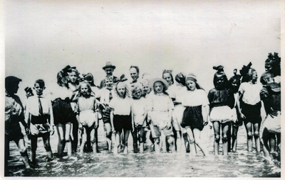 OVI-00000235 Schoolreisje van de openbare school naar Bakkum, rond 1916