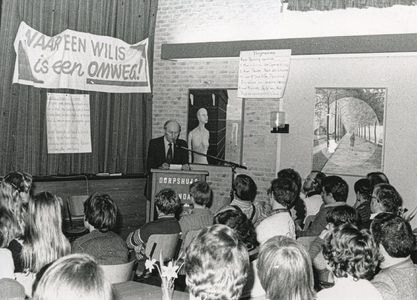 OVI-00000262 Protest bijeenkomst weg met de snelweg Dorpshuis 1980