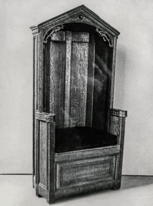 OVI-00001800 De stoel, het museumstuk die in Ilpenstein is bewaard. Nu in rijksmuseum. Willem 1 zou hierop hebben ...