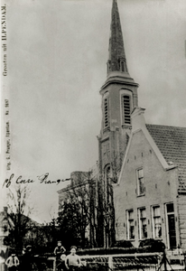 OVI-00001842 Ansichtkaart van de RKkerk en de woning Dorpsstr 51