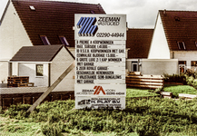 OVI-00002011 reclamebord voor de verkoop van nieuwe woningen