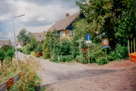 OVI-00002137 begin Molenpad gezien naar het Noorden met op de achtergrond de nieuwe huizen Watermunt