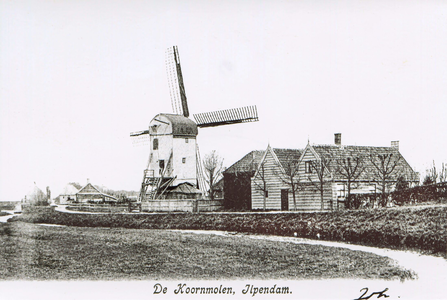 OVI-00002383 ansichtkaart van de molen en woningen aan het Molenpad, gezien vanaf de Noord