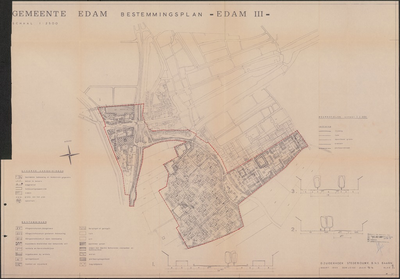 KA2_00030 Kaart van het bestemmingsplan Edam III met aanduiding van percelen en bebouwing en twee wegprofielen, blad 1
